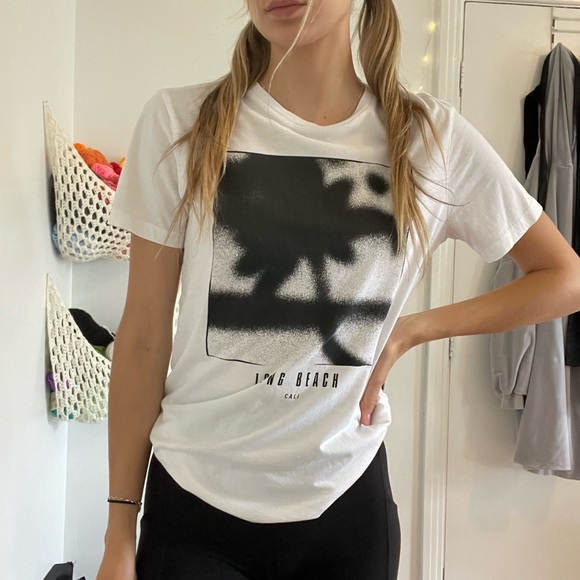 White tee - Picture 2 of 4